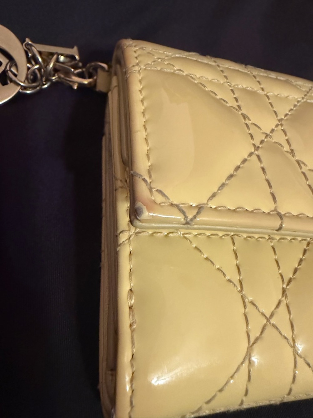 Christian Dior
Lady Dior Lotus Wallet Cannage Quilt Lambskin Compact - Picture 3 of 7